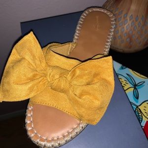 Universal thread espadrille sandals